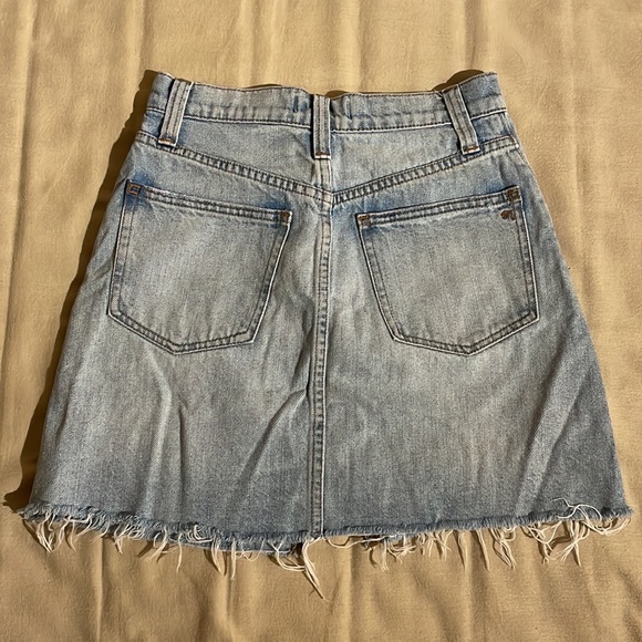 NWOT Madewell Distressed Denim Skirt - Picture 2 of 3